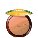 Pó compacto bronzeador Terracotta da Guerlain, com embalagem redonda em tons de marrom e amarelo, exibindo o nome da marca e do produto em destaque.