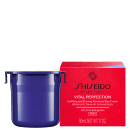 Caixa vermelha e frasco azul refil da linha Vital Perfection da Shiseido, contendo um creme facial de dia com FPS 30 e promessas de firmeza e luminosidade.