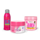 Produtos de cabelo da marca Forever Liss Professional, incluindo um frasco rosa de tratamento SOS, um pote rosa de máscara de nutrição intensa e um pote rosa de máscara ultra hidratante Desmaia Cabelo.