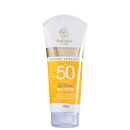 Protetor solar corporal da marca Australian Gold, com fator de proteção 50 contra raios UVA e UVB. Embalagem em tubo plástico branco e amarelo. Textura gel creme, toque seco.