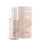 Perfume para cabelo da marca Apice Cosméticos, chamado Toranja Energy. O frasco é transparente e possui um borrifador, com um rótulo branco e rosa. A embalagem é uma caixa de papelão bege, com o nome do produto e a marca impressos em letras brancas.