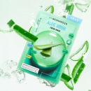 Máscara facial refrescante de aloe vera da marca Bringgreen, em embalagem verde com detalhes em azul, contendo pedaços de aloe vera fresca e informações sobre os ingredientes na parte frontal.