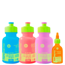 A imagem mostra um kit completo com shampoo, condicionador e máscara, em embalagem cilíndrica, verde com azul, vermelho com verde e rosa com verde, além de frasco de óleo capilar laranja com detalhes verdes.