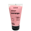 O produto apresentado é um esfoliante corporal da marca Labotrat, com aroma de morango. A embalagem é um tubo plástico rosa, com o nome da marca e do produto claramente visíveis.