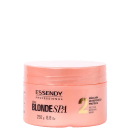 Máscara de tratamento para cabelos da marca Essendy, da linha Blonde Spa. O pote é de cor rosa clara e possui um rótulo com o nome da marca, da linha e o tipo de máscara, que é uma máscara de renovação proteica. O tamanho do produto é de 250g.