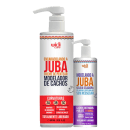 Um frasco maior de creme de pentear modelador de cachos, vermelho e branco, com o nome "Encaracolando a Juba" para curvaturas 3A, 3B e 3C. Um frasco menor de geleia seladora roxa e branca, chamado "Modelando a Juba", para cachos definidos por até 72h.