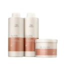 A imagem mostra três produtos da linha Fusion da marca Wella Professionals. Um de shampoo e outro de condicionador, ambos com 1 litro. O terceiro produto é uma máscara capilar de 500ml