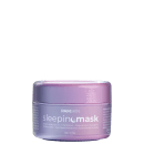 A imagem mostra o frasco do sleeping mask de PAMSkin. Sua embalagem é plástica roxa, com letras brancas. O rótulo descreve que contém ingredientes como ácido hialurônico, pantenol, esqualano, fucogel, proteína 600 e óleos botânicos.