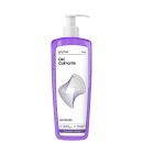 O produto apresentado é um gel calmante da marca Labotrat, com embalagem em frasco plástico de cor roxa e branca. O rótulo indica que o produto possui o aroma de lavanda.