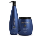 Shampoo em frasco plástico azul marinho com bomba preta, de 1 litro. Máscara capilar em pote plástico azul marinho com tampa preta, de 1kg.