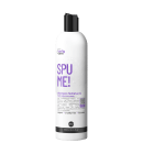 Shampoo hidratante com espuma suave da linha Curly Care. Embalagem plástica branca opaca com tampa preta. Rótulo com o nome do produto "SPUME!" em letras grandes na cor roxa.