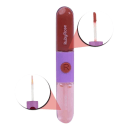 Batom duo em embalagem cilíndrica. Na parte superior um batom líquido em tom nude rosa marrom. Na parte debaixo um gloss. Tanto o batom quanto o gloss possuem aplicador típico de batons líquidos.