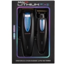 Conjunto de máquinas da BaByliss Pro, linha Lithium FX+. O pacote inclui duas máquinas pretas com detalhes azuis e roxos iluminados. O conjunto vem em uma embalagem plástica com visor transparente.