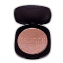 Sombra compacta de maquiagem em tom rosado perolado. Embalagem preta redonda com tampa protetora. Na parte interna, há o produto prensado com a inscrição "Obsidian" gravada.