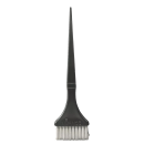 A imagem mostra um pincel para aplicação de tinta ou outro produto cosmético nos cabelos. Possui um cabo preto alongado e uma parte inferior com cerdas brancas e macias.