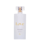 Perfume feminino em frasco retangular de vidro branco com tampa quadrada. A embalagem é branca com o nome "Love" em letras douradas na frente. Abaixo está escrito "Deo Colônia Feminino" e "100ml 3.3 fl oz". Há o logotipo da marca Thera Cosméticos.