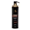 Shampoo neutralizante Intense Lizz da marca Kerastinni. Embalagem preta com detalhes dourados. Frasco plástico de 750ml com bomba dosadora preta. Rótulo preto com texto "Intense Lizz Shampoo" em letras marrons.