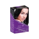 Caixa de tinta para cabelos Essenziale Alphaline, tonalizante em creme. A embalagem é uma caixa retangular de cor roxa escura com detalhes em branco. Há A imagem de uma modelo com cabelos escuros. O texto na caixa indica que é o tom 3.0 Castanho Escuro