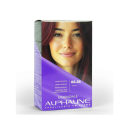 É um produto de coloração da linha Alpha line. A embalagem é uma caixa retangular de cor roxa com detalhes em branco. Há uma grande imagem de uma  modelo com cabelos vermelhos. O texto na caixa indica que é um Tonalizante na cor 66.26 Marsala