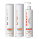 Três produtos Acquaflora para cuidados com os cabelos: shampoo, condicionador e creme para pentear, em embalagens brancas com detalhes em laranja, contendo informações sobre os benefícios e ingredientes.