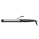 A imagem mostra o modelador de cachos profissional da marca GA.MA Italy. Ele possui um corpo preto alongado com haste metálica longa e ponta arredondada. Possui um cabo ergonômico com trava para facilitar o manuseio.