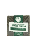 Sabonete artesanal de argila verde da marca Cheiro Brasil. O sabonete tem uma coloração escura, provavelmente devido à argila verde utilizada em sua composição.