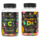 A imagem mostra dois potes transparentes com rótulos e tampas pretas com letras e desenhos coloridos.