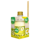 Difusor de ambiente de 250ml com tampa dourada e vareta difusora de bambu. A embalagem apresenta rótulos verdes e amarelos com a marca Alop Aromas e o aroma Camomila. Mostra um campo florido de camomilas em tons de verde e amarelo no rótulo frontal.