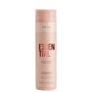 Condicionador Essential da marca Brae. Embalagem cilíndrica de plástico rígido na cor rosa claro. Rótulo com o nome do produto "Essential" em letras grandes vermelhas e a palavra "Conditioner" abaixo em letras menores.