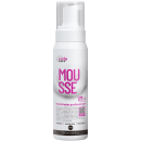 Mousse modelador profissional da marca Curly Care. Embalagem plástica branca fosca com tampa protetora transparente. Rótulo com o nome do produto "MOUSSE" em letras grandes e roxas, e informações adicionais em texto menor.