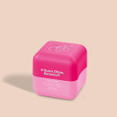 Balm labial em embalagem hexagonal na cor rosa vibrante. O rótulo na parte inferior exibe o texto "Quem Disse, Berenice?" seguido por "OBOTICÁRIO" e "CUIDE-SE BEM!" em letras menores. A embalagem tem um acabamento brilhante e uma aparência compacta.