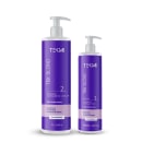 A imagem mostra um shampoo pré-tratamento, apresentado em um frasco plástico roxo, de 500ml, com dispensador tipo bomba, e uma máscara de tratamento capilar, em um frasco maior de 1 litro, também na cor roxa e com dispensador tipo bomba.