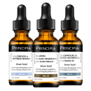 Três frascos de soro facial da marca Principia, contendo diferentes formulações com ingredientes como complexo de peptídeos matrixyl, cafeína, ácido hialurônico e vitamina B5. Os frascos possuem rótulos pretos com informações sobre os produtos.