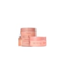 Duas máscaras para cabelo e um óleo capilar