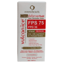 Fluido de defesa solar Cosmobeauty. A embalagem contém informações sobre o produto, como FPS 75, PPD 30 e 18 horas de proteção contra UVA, UVB, luz visível e proteção térmica.