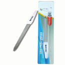 Lixa de unha da marca NYBC Beauty. A lima possui um design branco e cinza, com o nome "NYBC" impresso nela.