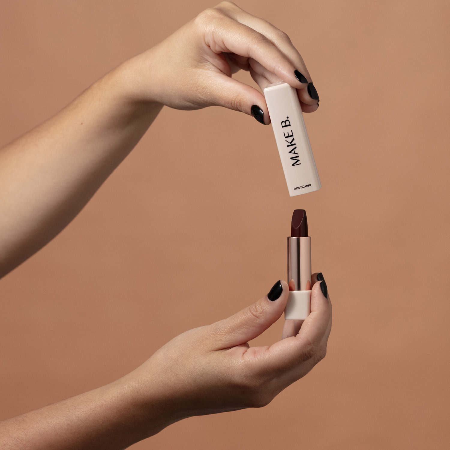 Batom Cremoso Vinho Lace Wine Make B. Urban Ballet 3,6g