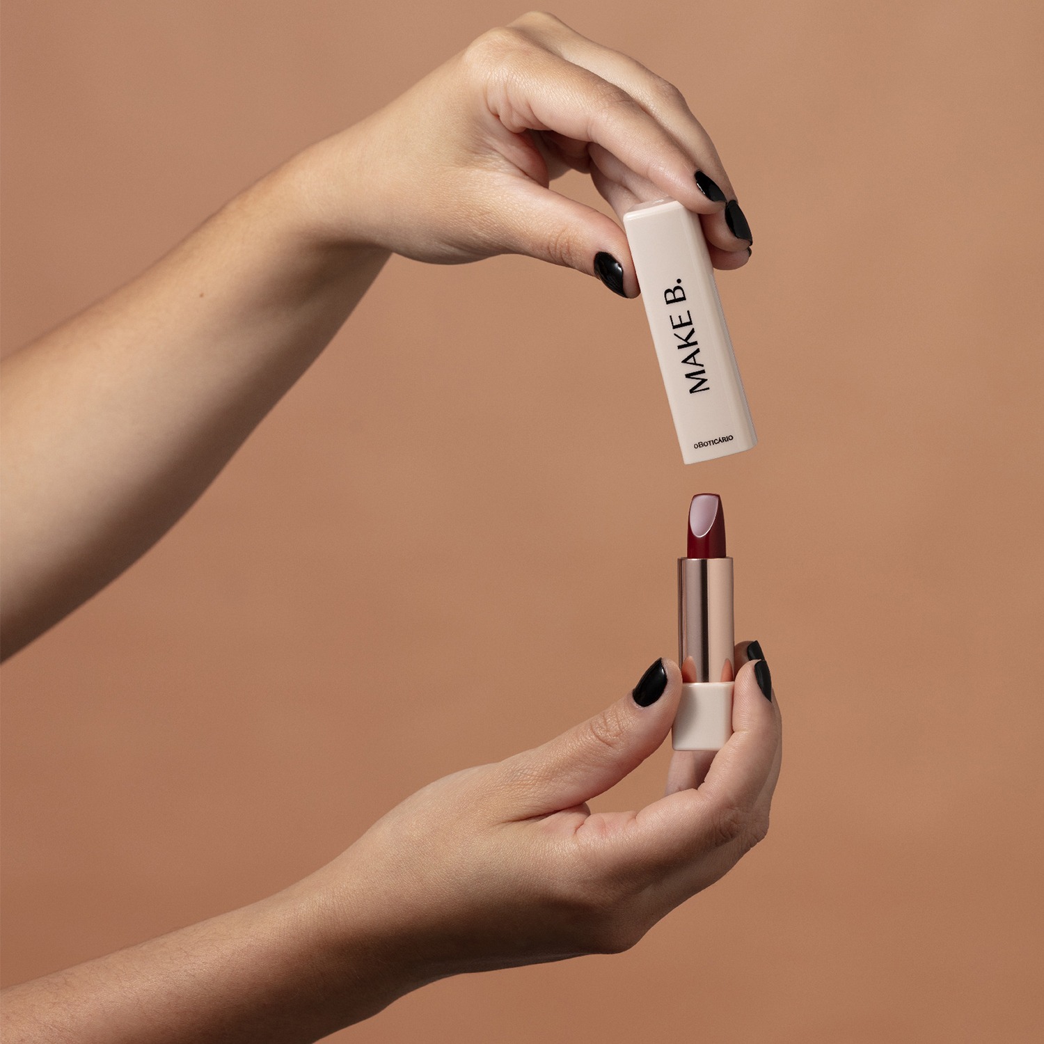 Batom Cremoso Vermelho Lace Red Make B. Urban Ballet 3,6g