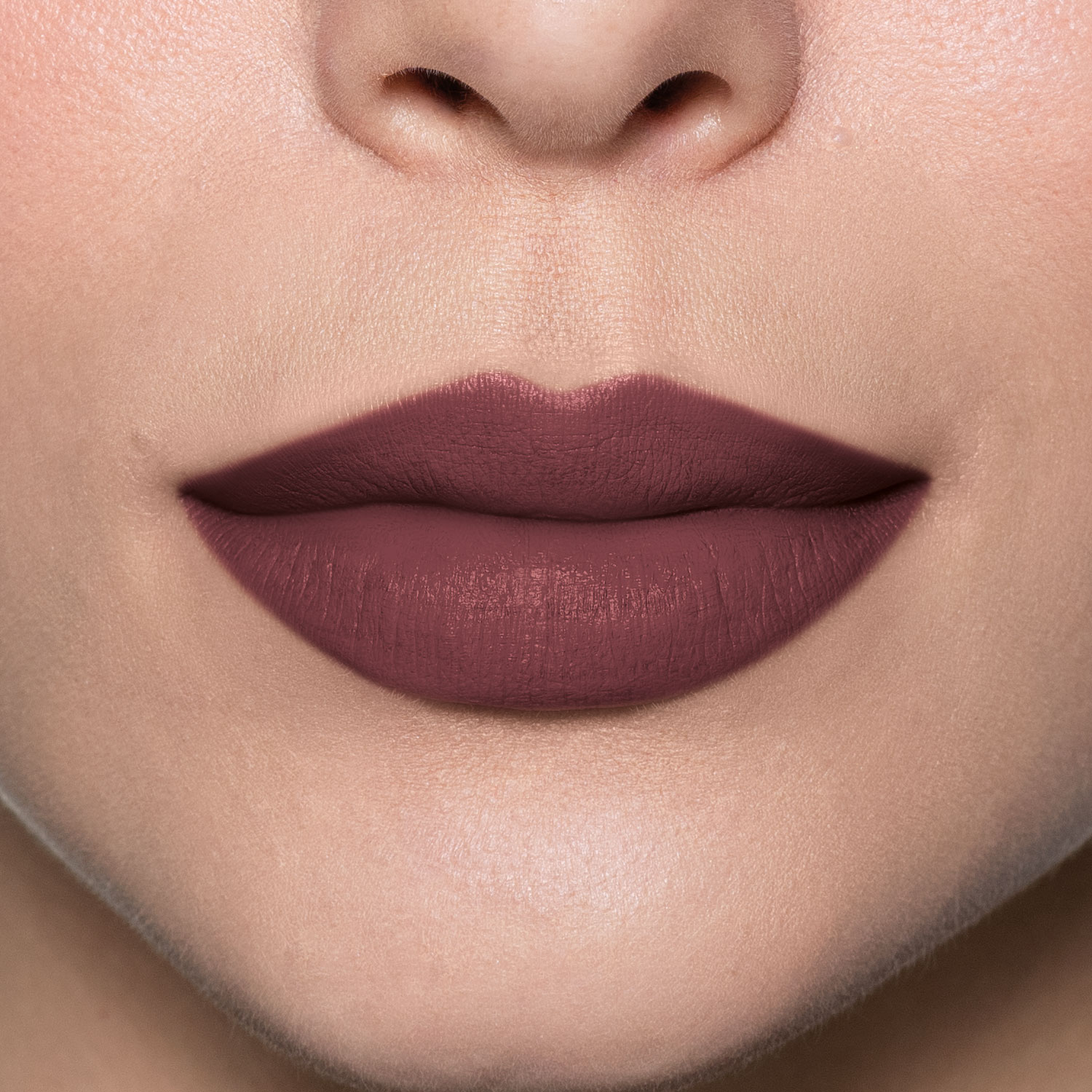 Combo Sofisticada e Cheia de Atitude: Batom Vinho 3,4g + Case Dourado