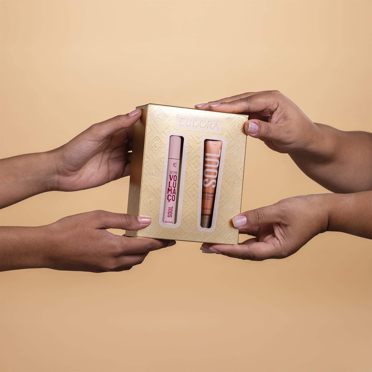 Kit Presente de Natal Eudora Soul: Máscara De Cílios Volumaço 10g + Blush Líquido Pêssego Saudável 15ml