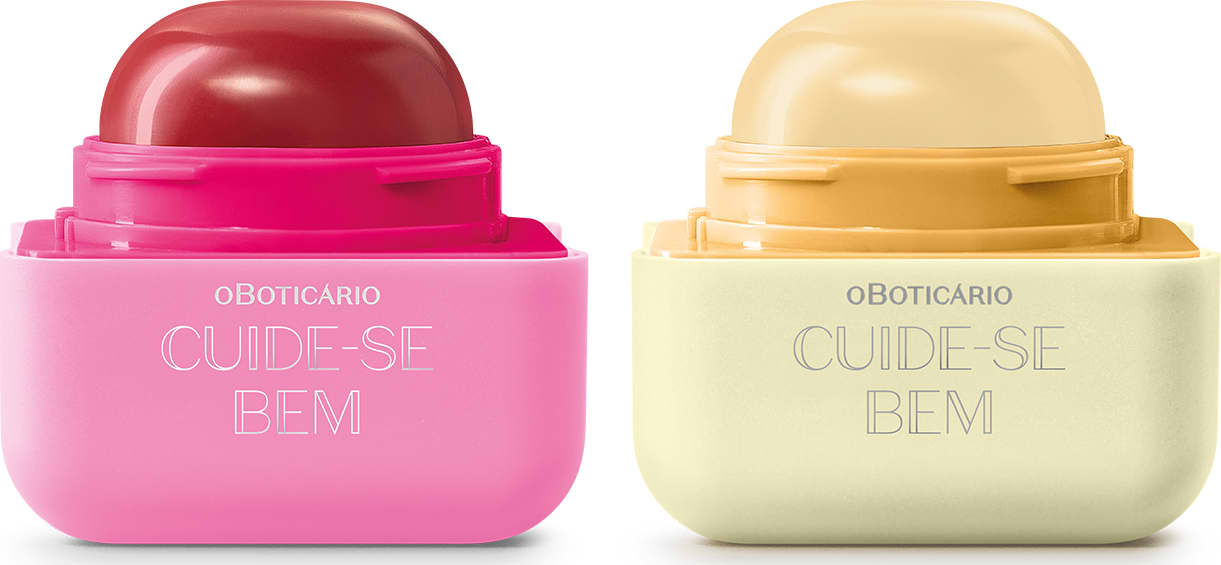 Dois protetores labiais da marca Cuide-se Bem, com embalagem quadrada e bala em formato de semicírculo, sendo um em tons de amarelo e outro em tons de rosa com vermelho.
