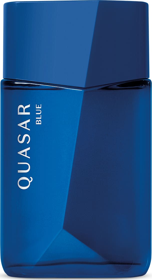 Frasco de vidro em formato geométrico com letras amarelas contendo 100ml de desodorante colônia Quasar Blue.