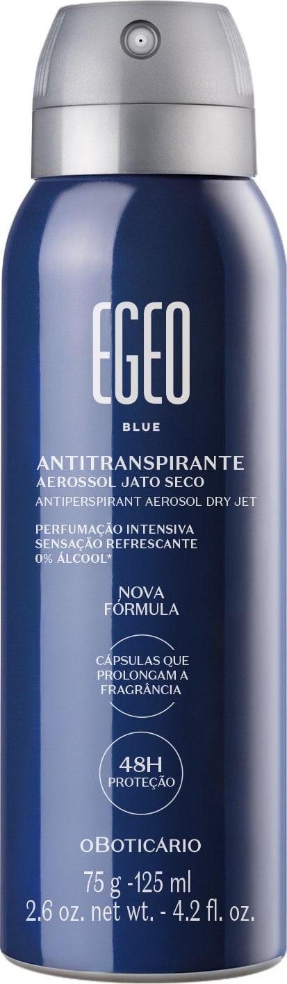 Imagem de frasco de desodorante aerossol na cor azul-marinho da marca Egeo, com rótulo amarelo contendo o nome "Egeo Blue" e informações sobre o produto, um antitranspirante de jato seco com perfumação intensa e sem álcool.