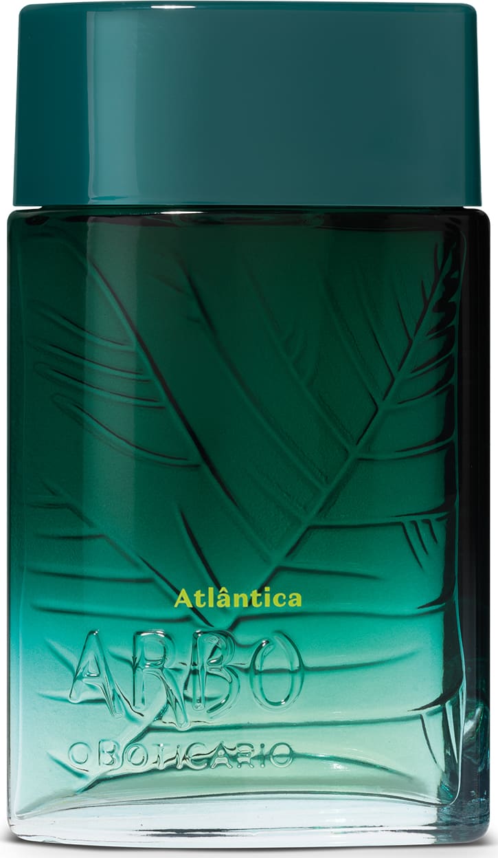 O item apresentado é um frasco de desodorante colônia Arbo Atlântica. O frasco é de vidro com uma tampa verde e possui uma coloração verde degradê, com detalhes em relevo na superfície. O rótulo está em relevo na embalagem.