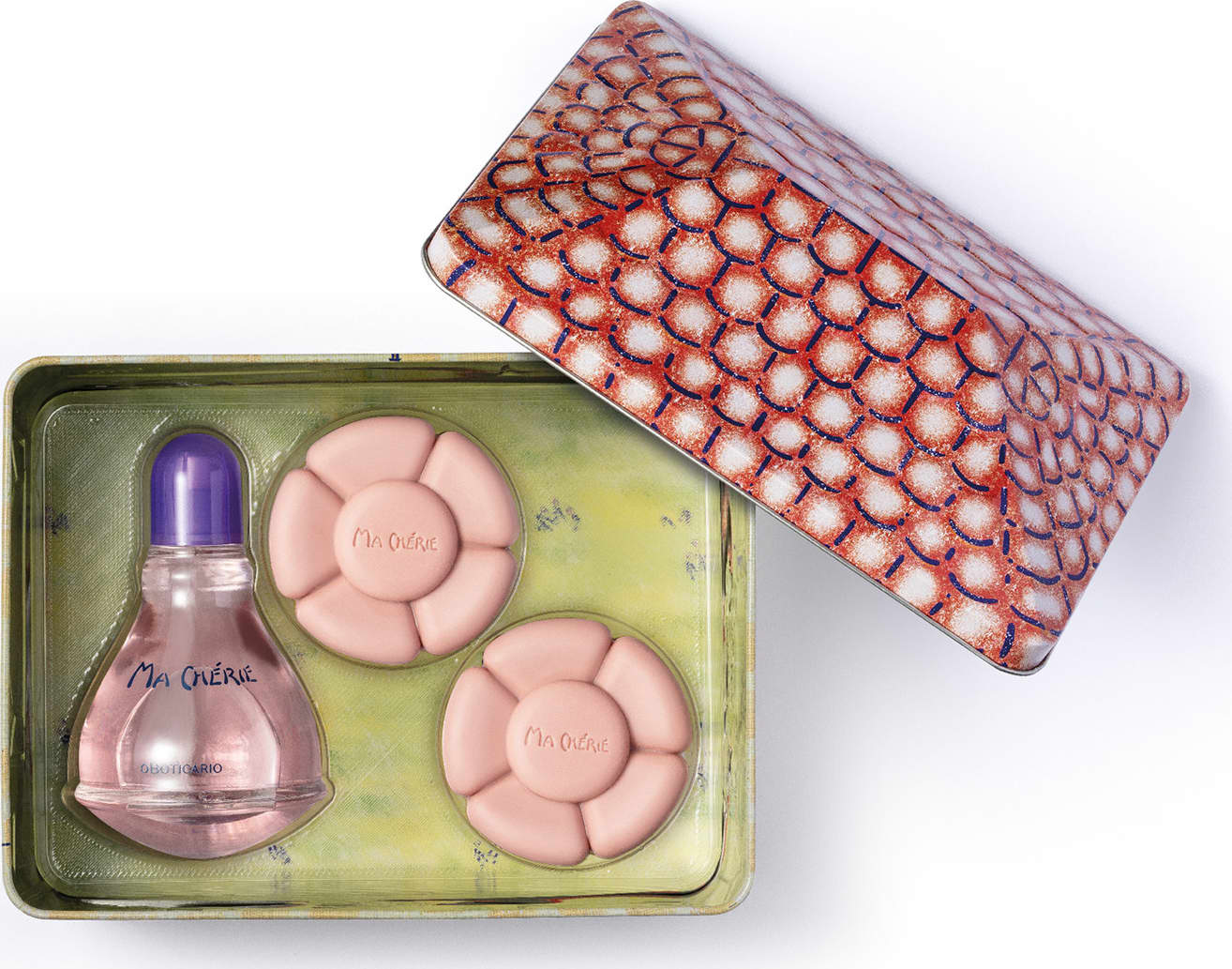Kit de item Ma Chérie em lata presenteável com ilustração de uma casa contendo frasco de item de perfumaria  com líquido rosa e tampa lilás e dois sabonetes em formato de flor na cor rosa.
