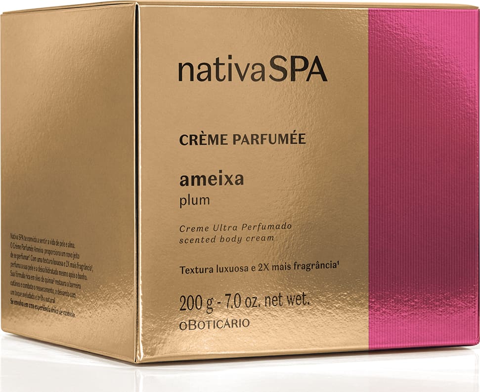 Caixa dourada com faixa rosa cobrindo aproximadamente 1/3 da parte frontal com texto em preto sobre a superfície dourada contendo informações da marca Nativa SPA Crème Parfumée Ameixa.