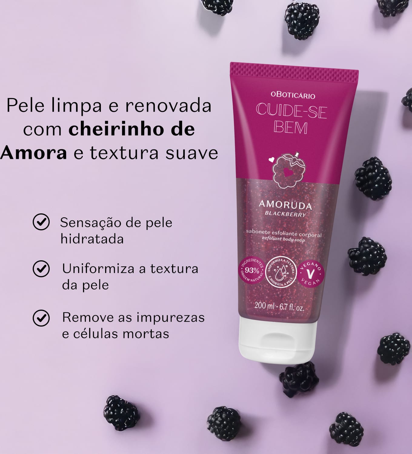 Tubo roxo e branco com ilustração de amora de sabonete esfoliante corporal da marca Cuide-se Bem Amoruda em fundo lilás claro, amoras e texto em letras pretas informando os benefícios do produto.