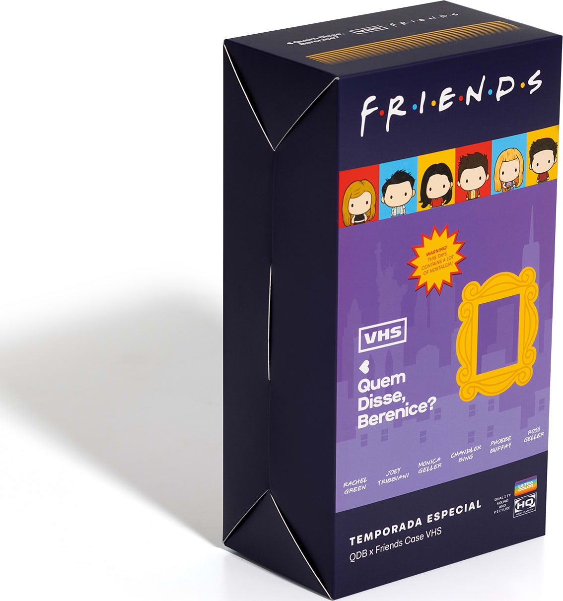 Caixa preta com logotipo e personagens da série de TV "Friends". Embalagem com design colorido e chamativo, contendo texto "Quem disse, Berenice?". 