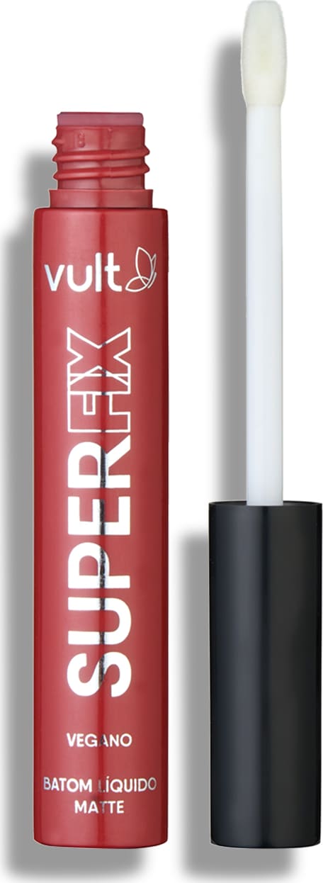 O produto apresentado é um batom líquido matte da marca Vult, na cor vermelha. A embalagem é um tubo plástico vermelho com o nome da marca e do produto visíveis. O aplicador é branco e alongado, típico de batons líquidos.