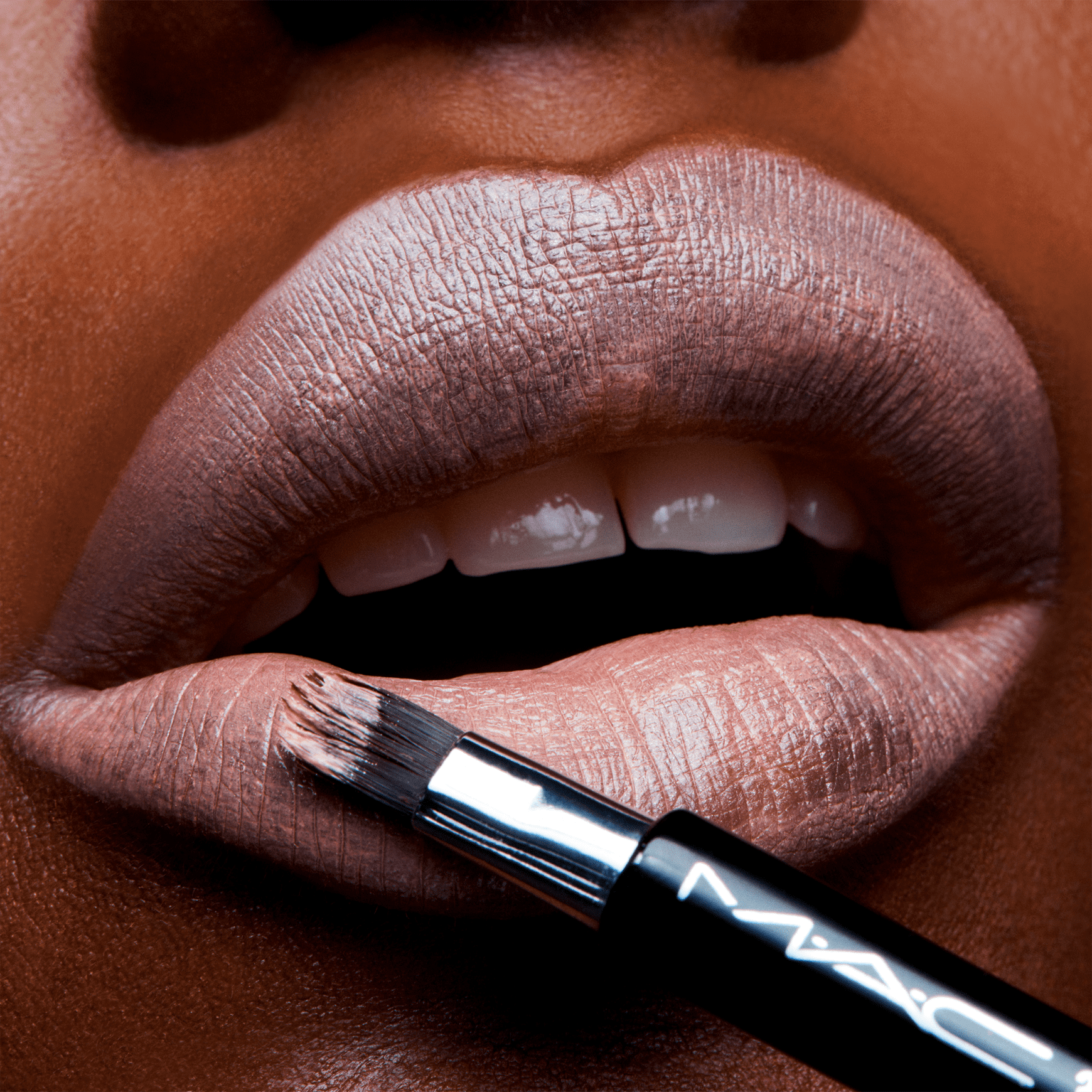 M·A·C Cremesheen Lipstick Creme D´Nude - Batom Cremoso 3g